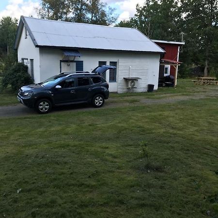 Vacker Hus I Naturen Froseke Luaran gambar