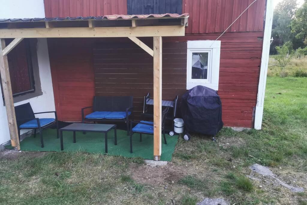 Vacker Hus I Naturen Froseke Luaran gambar