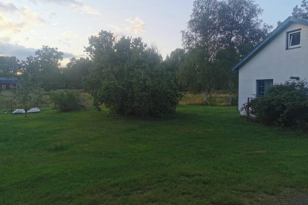 Vacker Hus I Naturen Froseke Luaran gambar