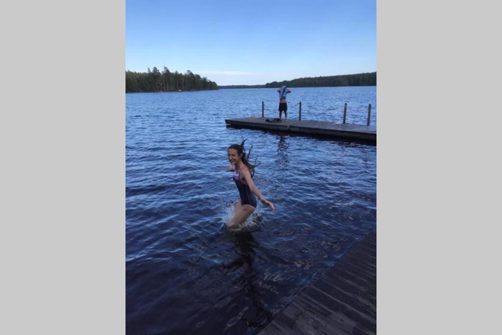 Vacker Hus I Naturen Froseke Luaran gambar