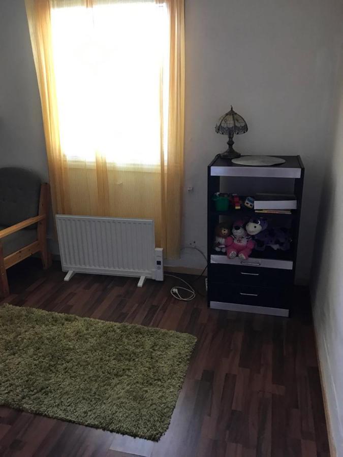 Vacker Hus I Naturen Froseke Luaran gambar