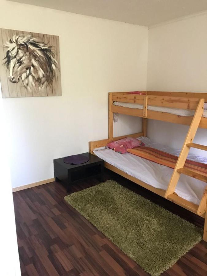 Vacker Hus I Naturen Froseke Luaran gambar