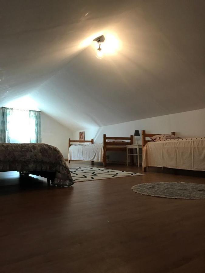 Vacker Hus I Naturen Froseke Luaran gambar