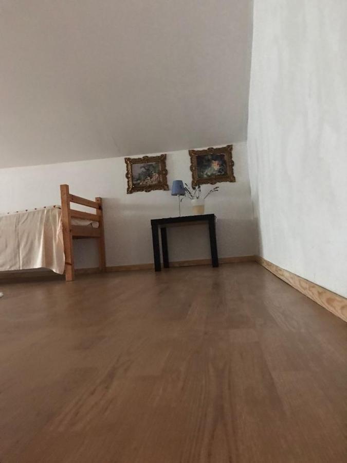Vacker Hus I Naturen Froseke Luaran gambar