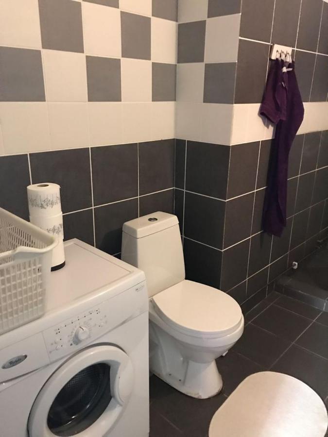 Vacker Hus I Naturen Froseke Luaran gambar