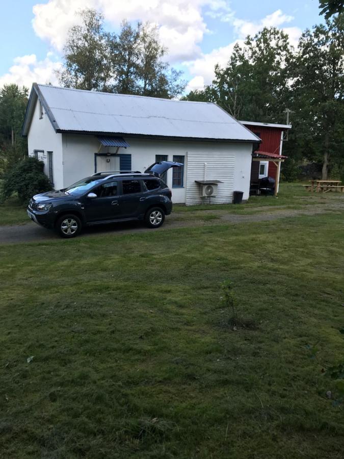 Vacker Hus I Naturen Froseke Luaran gambar